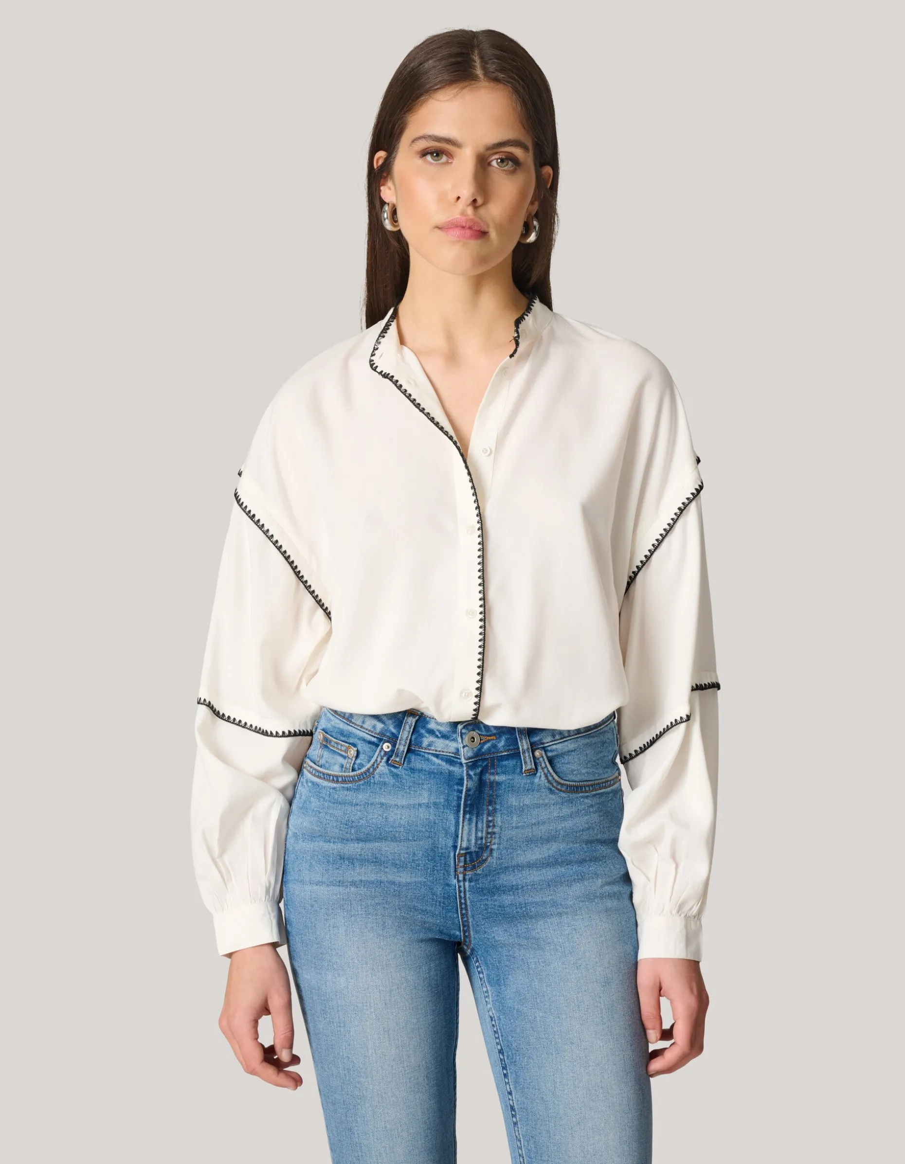 Embroidery Blouse Wit