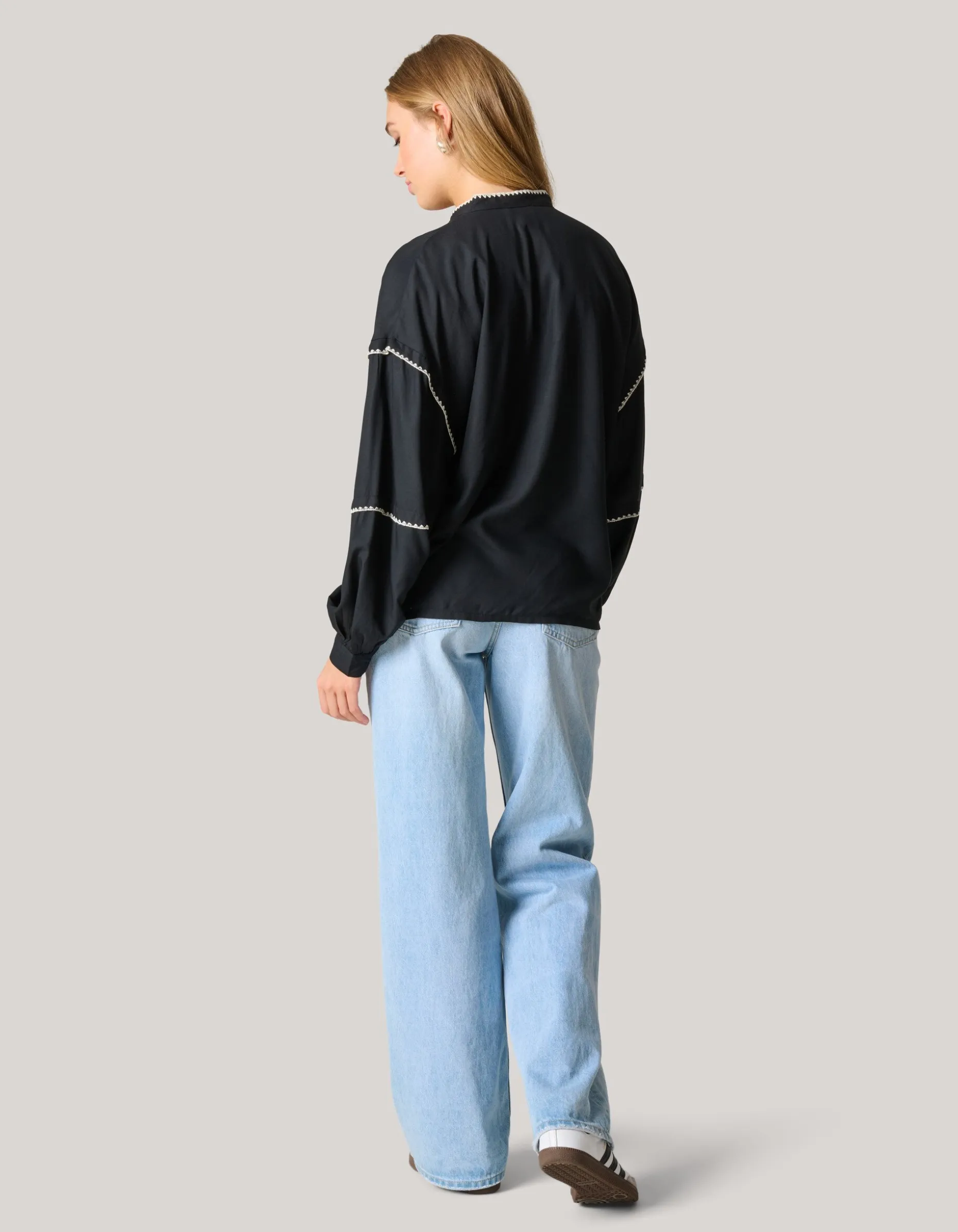 Embroidery Blouse Zwart