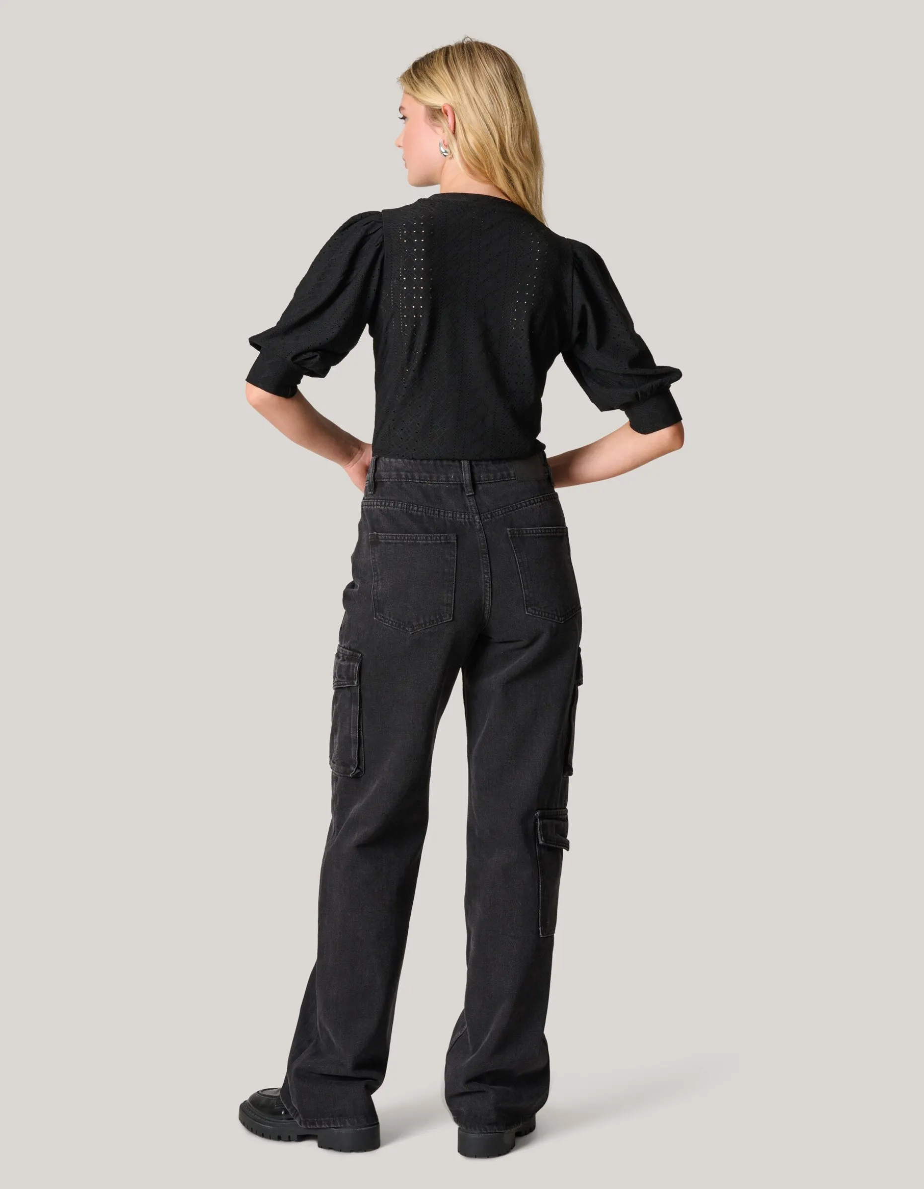 Embroidery Top Zwart