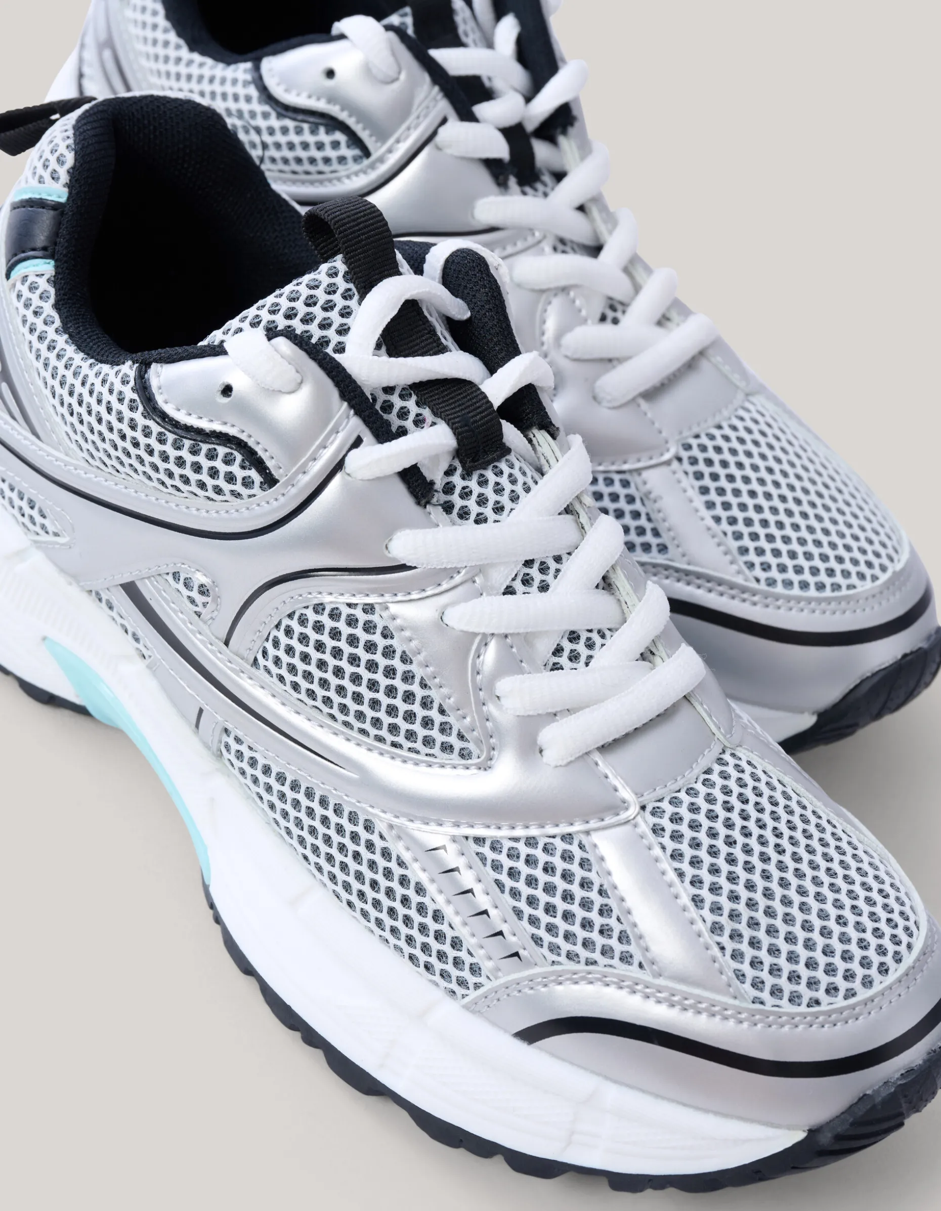 Mesh Sneakers Zilver