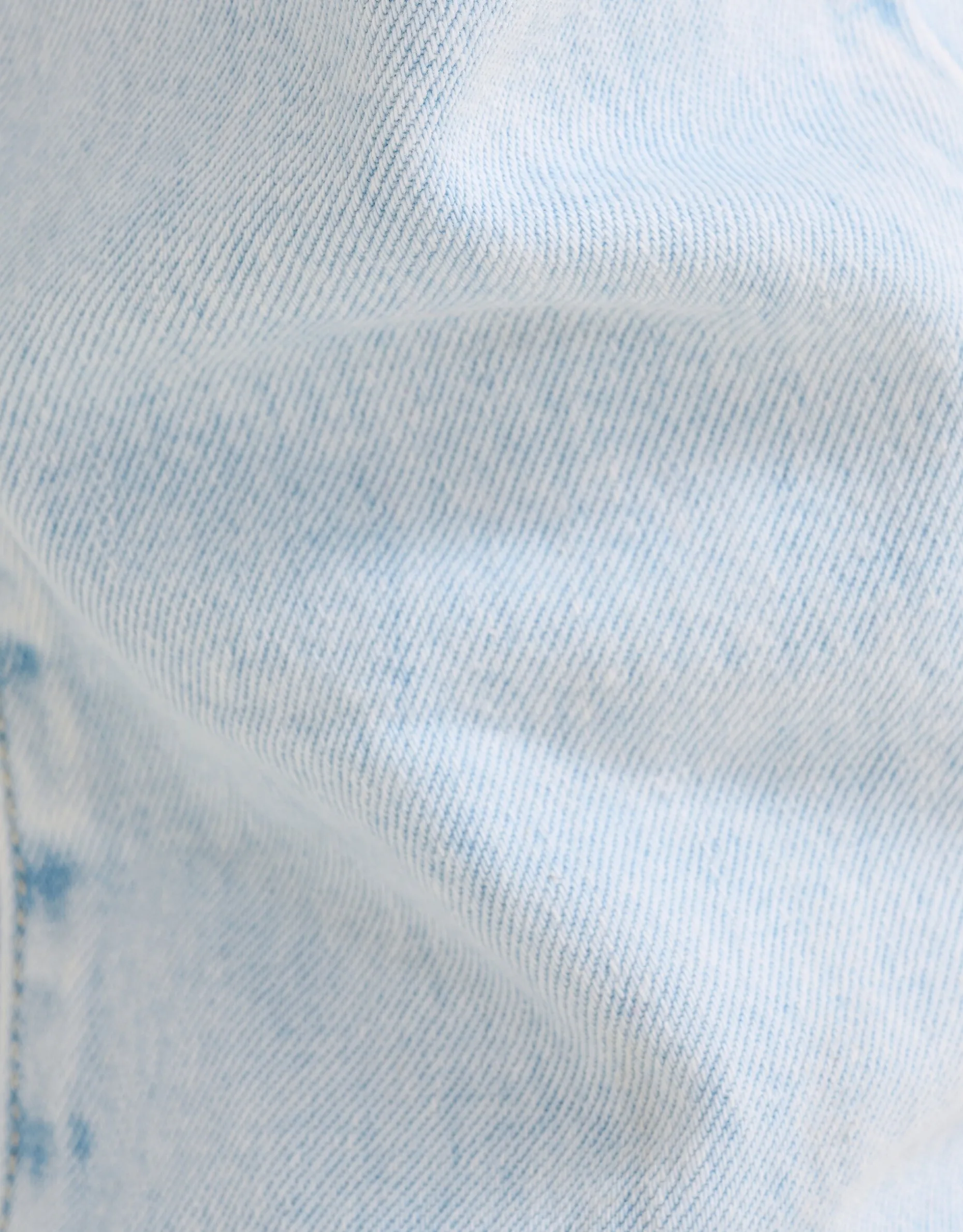 Mom Jeans Bleached