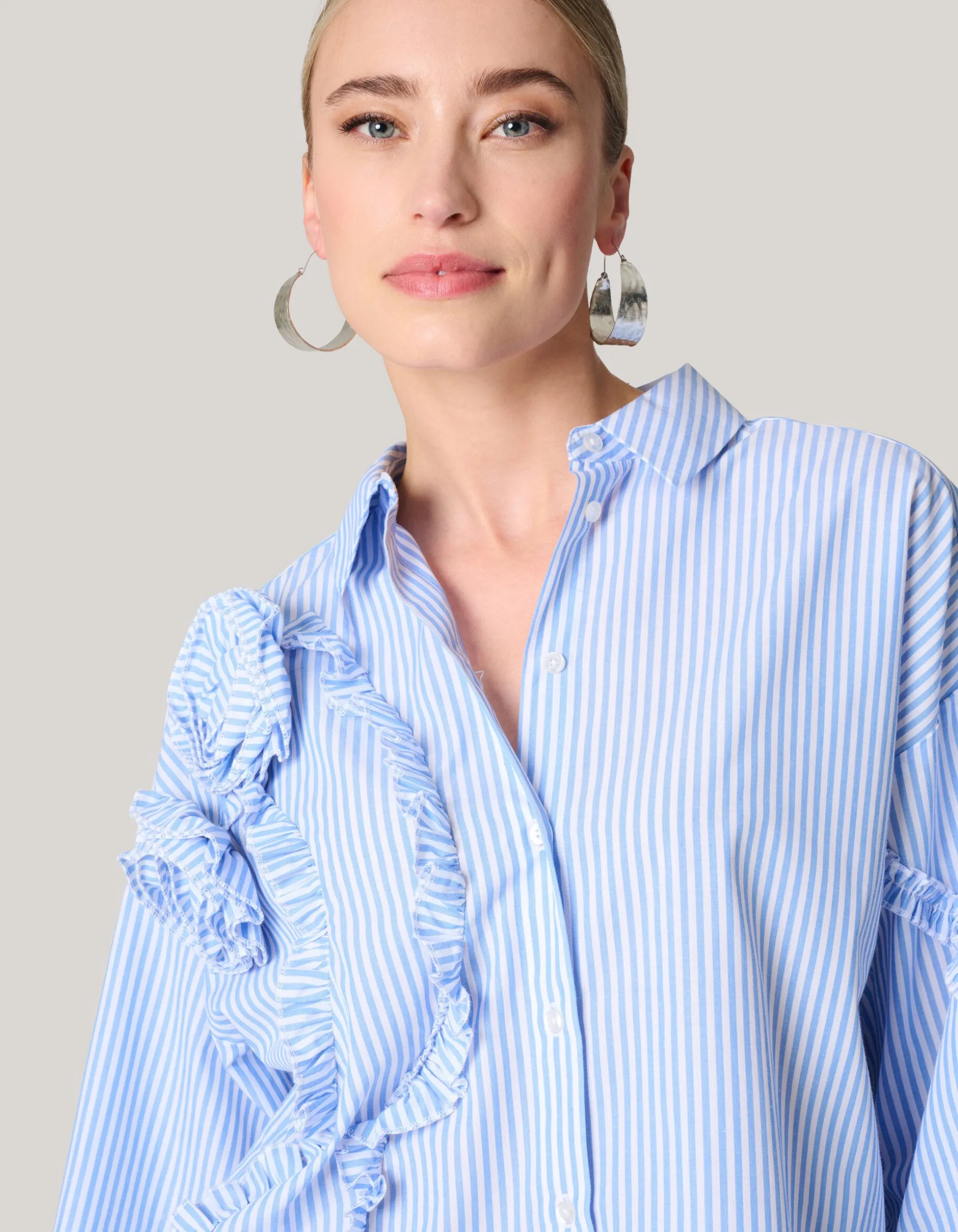 Pinstripe Ruffle Blouse Lichtblauw