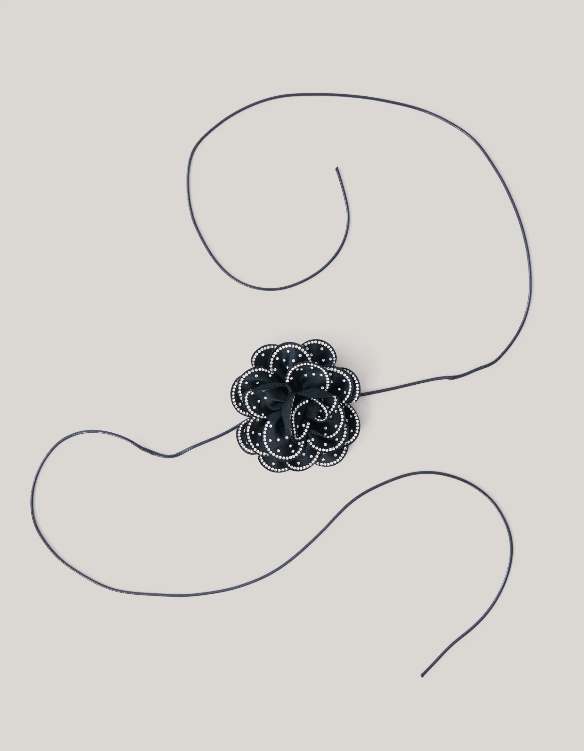 Strass Bloem Ketting Zwart By Lizzy