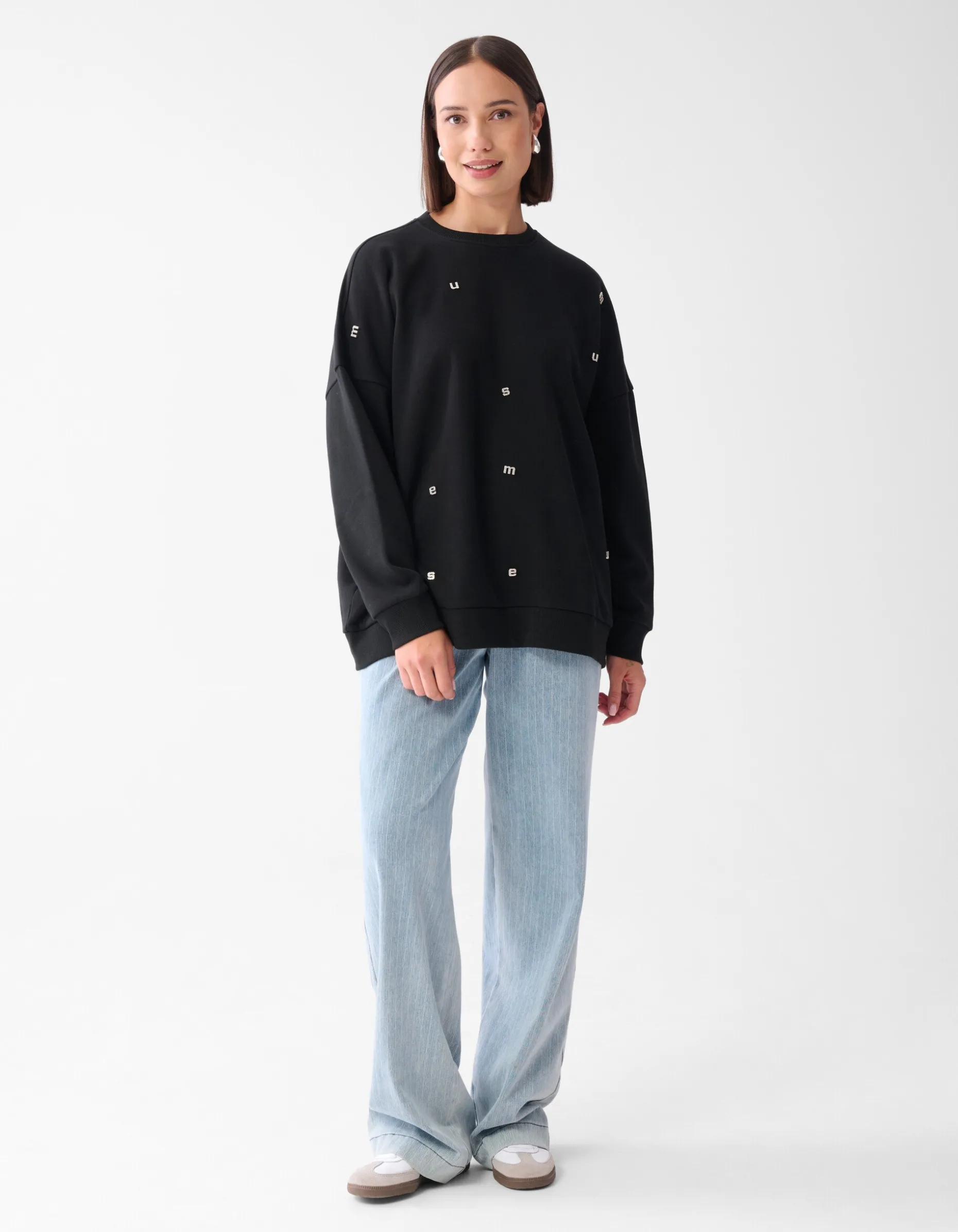 Strass Letter Sweater Zwart