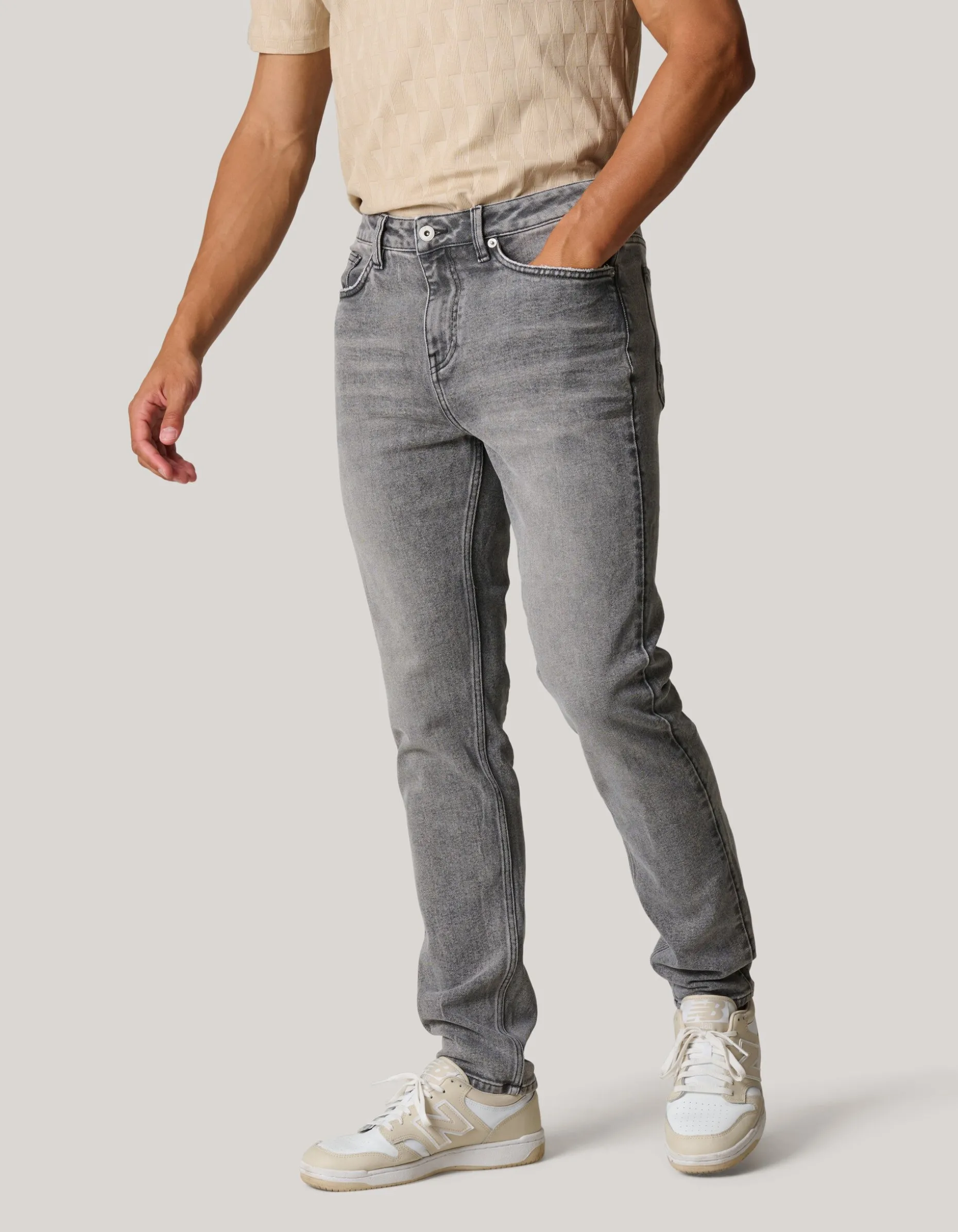 Tapered Fit Jeans Grijs L32